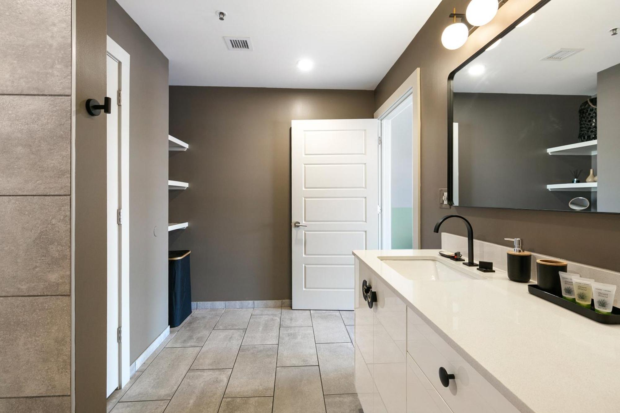 Luxury 2-Bedroom Condo Steps Away From The French Quarter New Orleans Exterior foto